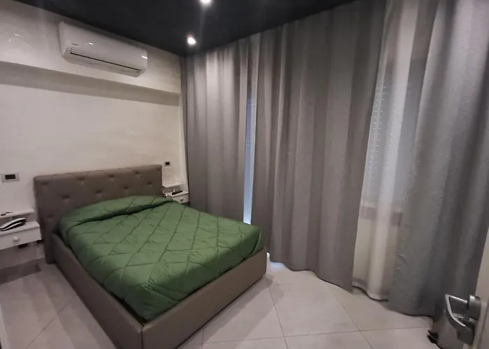 Rossini Luxury לינה וארוחת בוקר רנדה