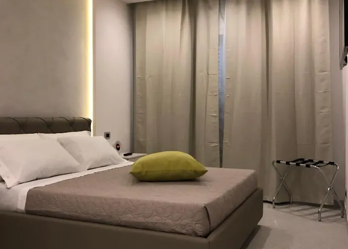 לינה וארוחת בוקר Rossini Luxury