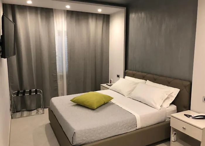 Rossini Luxury 4* רנדה